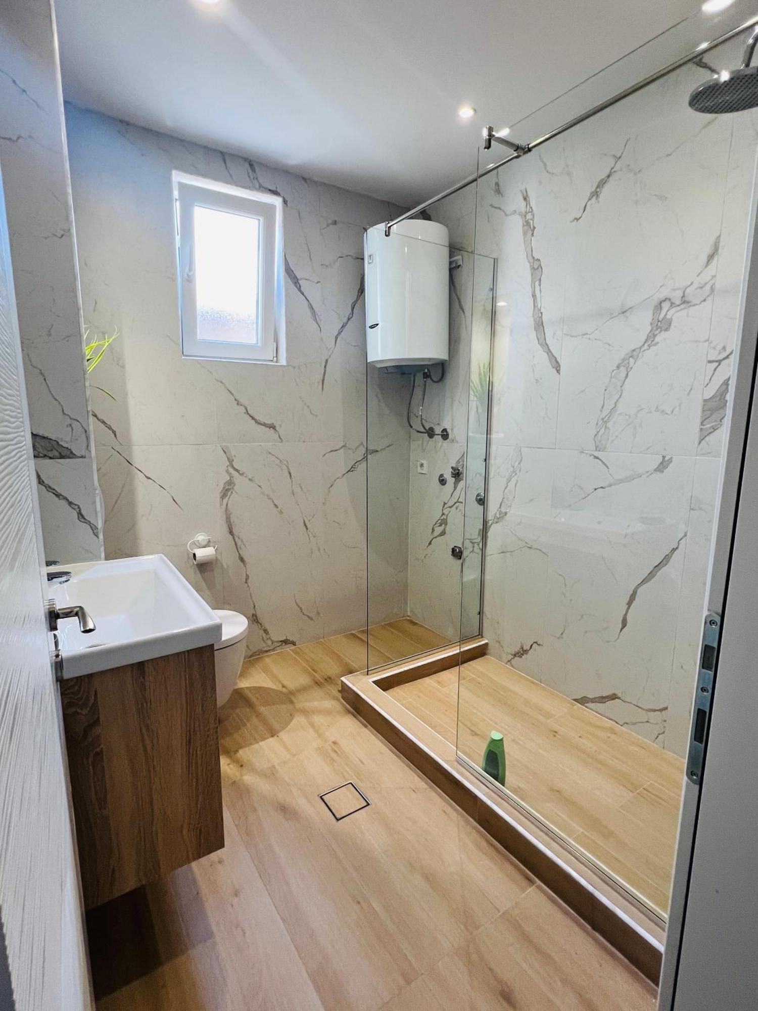 Apartment Luxury Explorer Podgorica Bagian luar foto