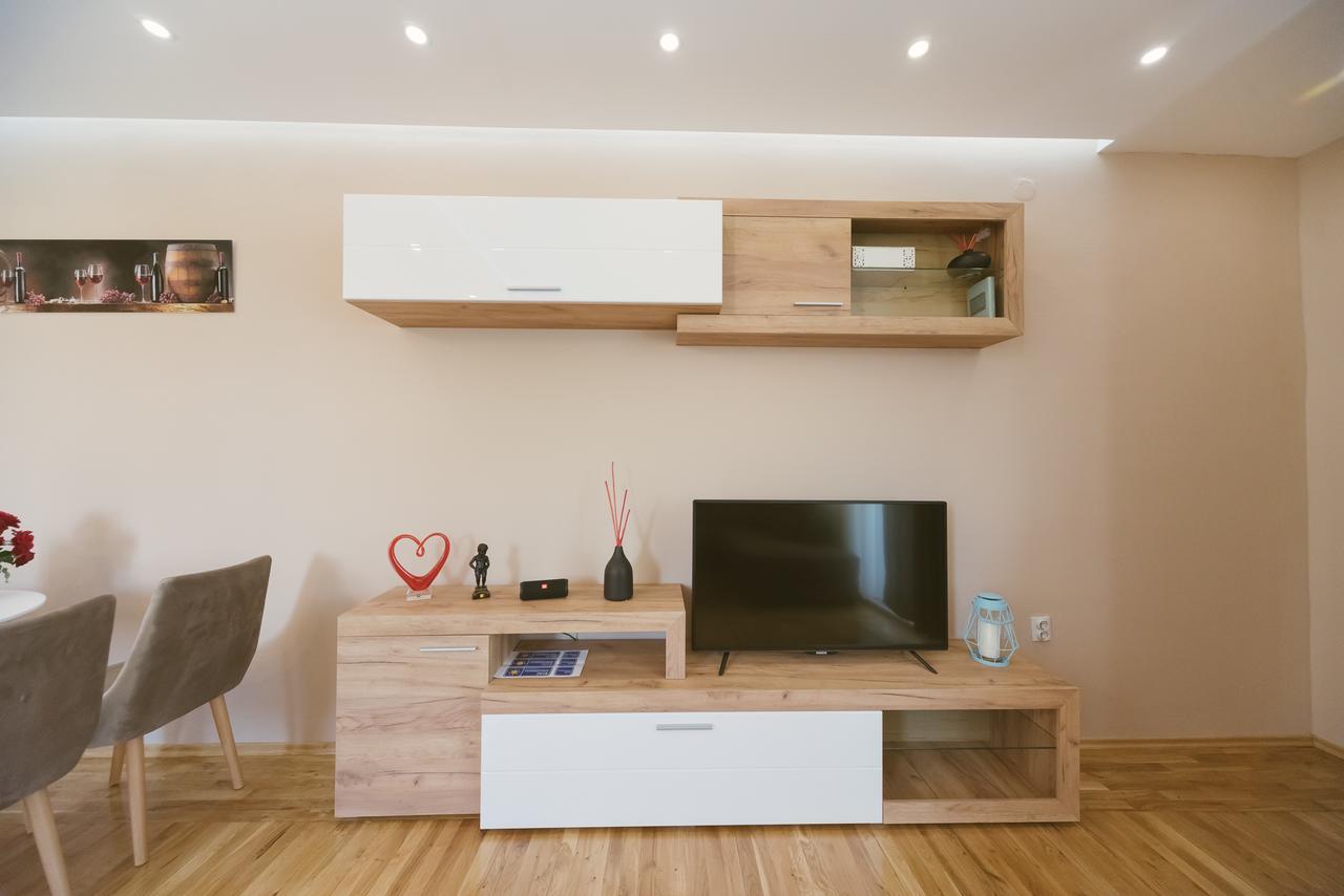 Apartment Luxury Explorer Podgorica Bagian luar foto
