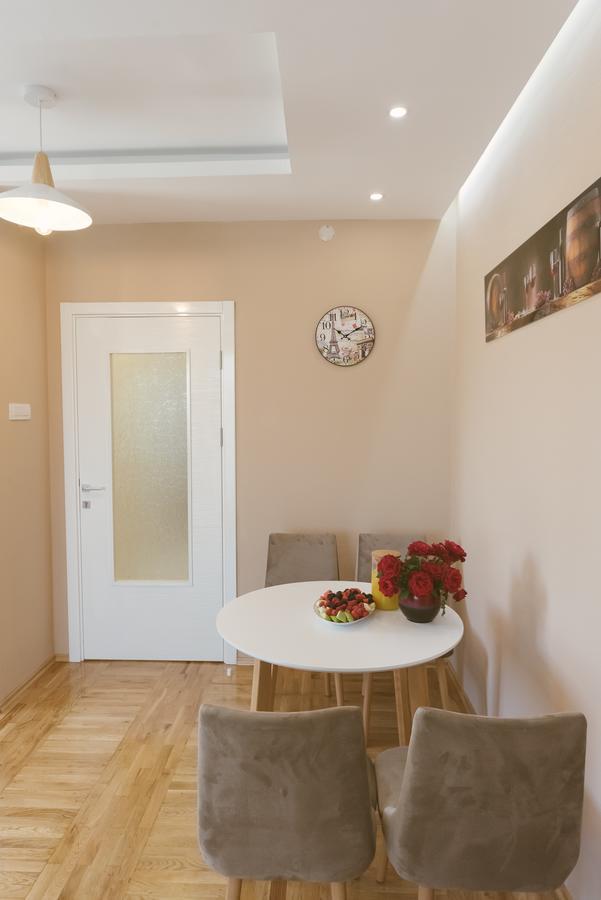 Apartment Luxury Explorer Podgorica Bagian luar foto