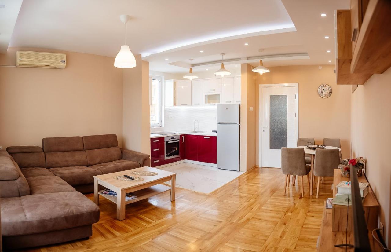 Apartment Luxury Explorer Podgorica Bagian luar foto
